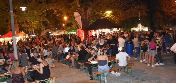 Φωτογραφία Επέστρεψε δυναμικά το Naoussa Street Food Festival Wine Edition